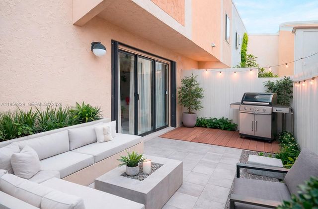 2929 E Missionwood Cir B-24, Miramar, FL 33025