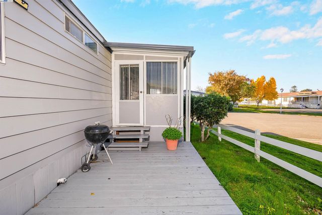 29050 S WESTMINSTER, Hayward, CA 94544