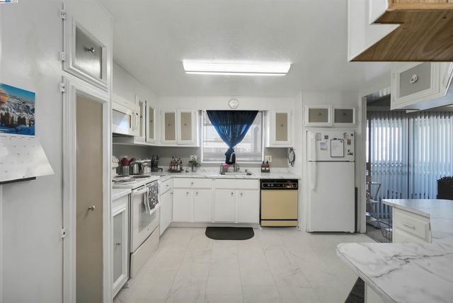 29050 S WESTMINSTER, Hayward, CA 94544