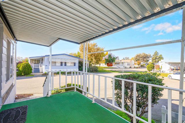 29050 S WESTMINSTER, Hayward, CA 94544