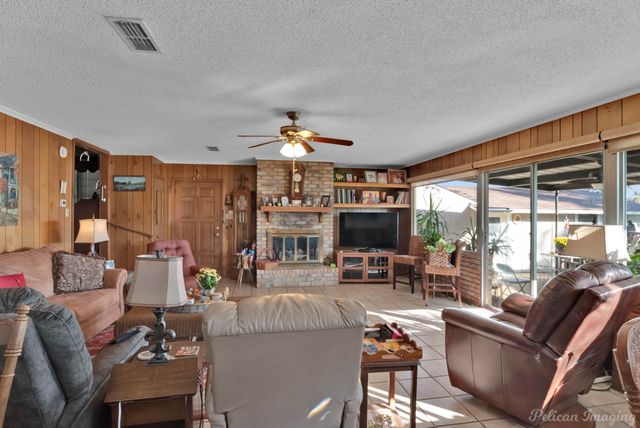 7206 S Lakeshore Drive, Shreveport, LA 71119