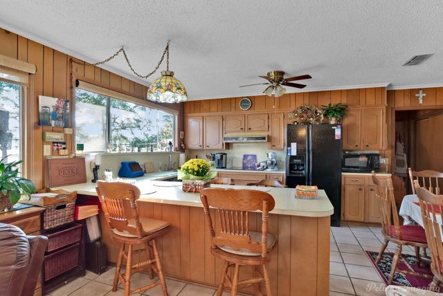 7206 S Lakeshore Drive, Shreveport, LA 71119