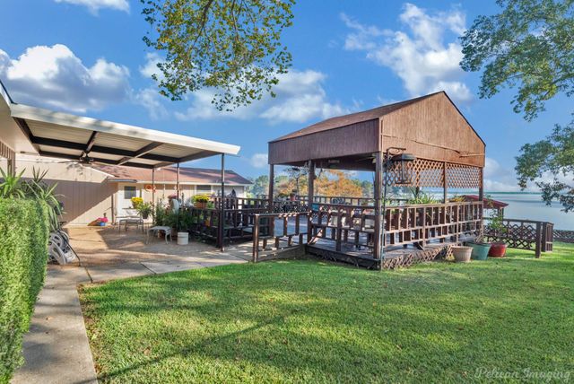 7206 S Lakeshore Drive, Shreveport, LA 71119