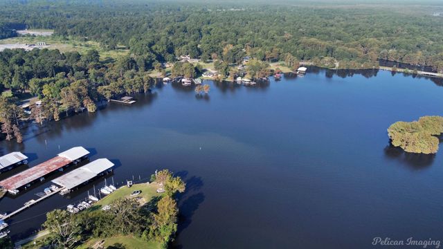 7206 S Lakeshore Drive, Shreveport, LA 71119