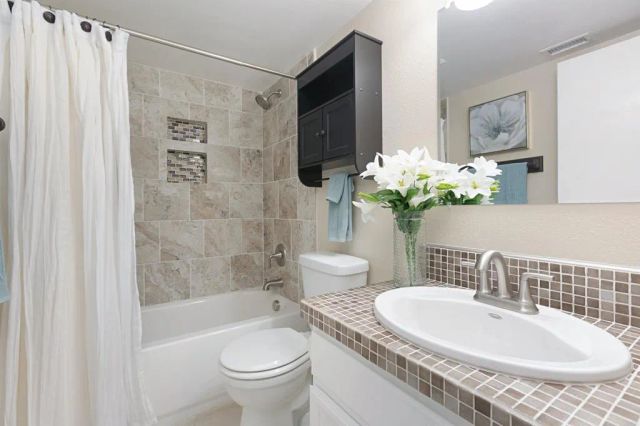 1684 Charlie Horse Way, Oceanside, CA 92057