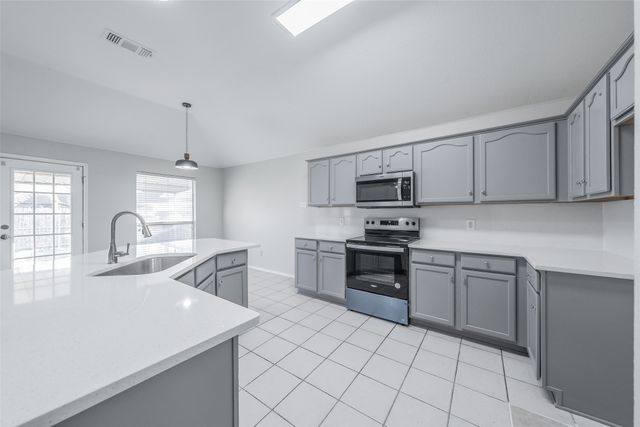 602 Joy Lane, Mansfield, TX 76063