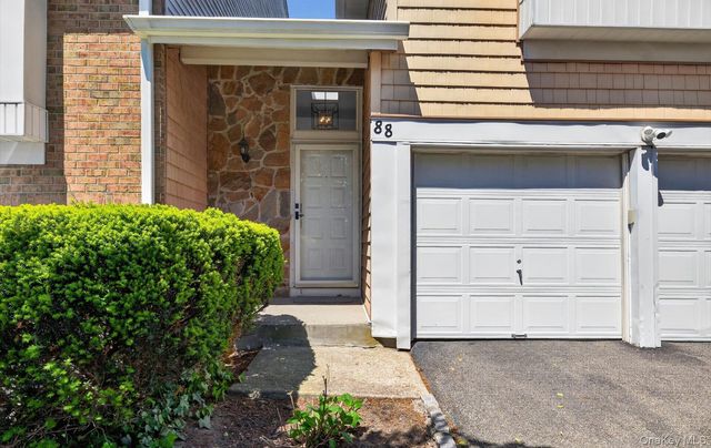 88 Hidden Ridge Drive, Syosset, NY 11791