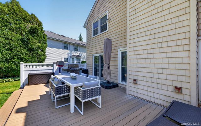 88 Hidden Ridge Drive, Syosset, NY 11791