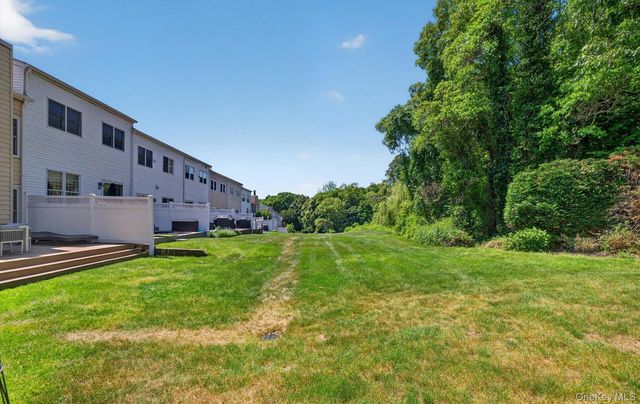 88 Hidden Ridge Drive, Syosset, NY 11791