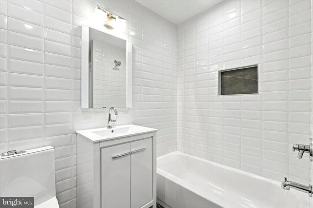 2727 E THOMPSON ST, Philadelphia, PA 19134