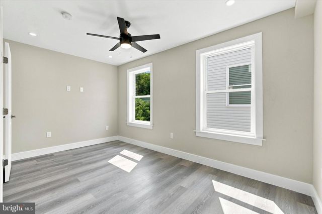 2727 E THOMPSON ST, Philadelphia, PA 19134