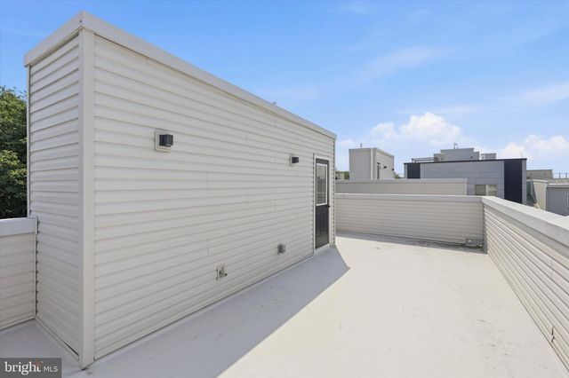 2727 E THOMPSON ST, Philadelphia, PA 19134