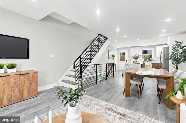 2727 E THOMPSON ST, Philadelphia, PA 19134