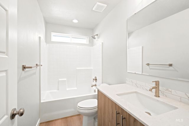 5005 S Bleachfield Ave, Meridian, ID 83642