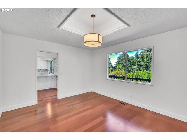 785 Sw 84TH Ave, Portland, OR 97225