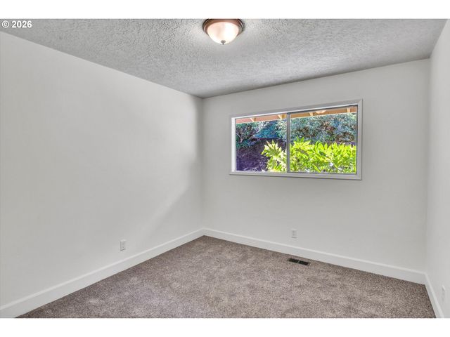 785 Sw 84TH Ave, Portland, OR 97225