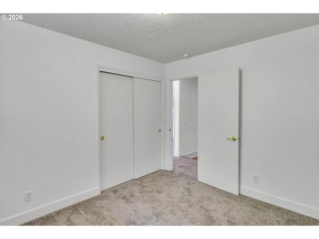 785 Sw 84TH Ave, Portland, OR 97225