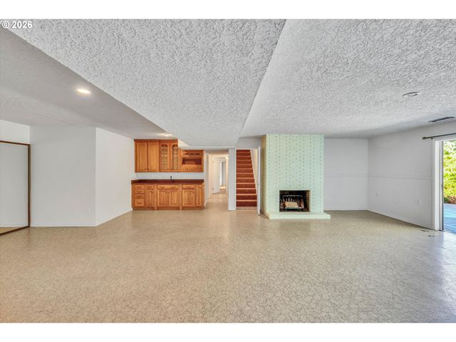 785 Sw 84TH Ave, Portland, OR 97225