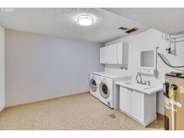 785 Sw 84TH Ave, Portland, OR 97225
