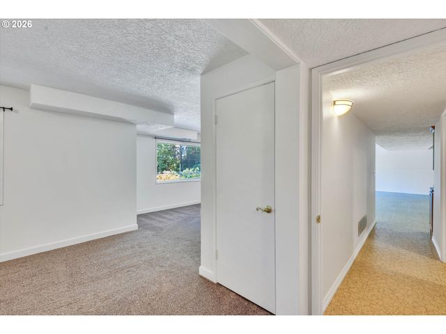 785 Sw 84TH Ave, Portland, OR 97225
