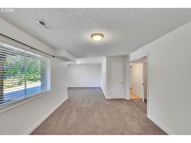 785 Sw 84TH Ave, Portland, OR 97225