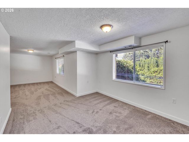 785 Sw 84TH Ave, Portland, OR 97225