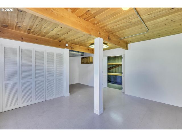 785 Sw 84TH Ave, Portland, OR 97225