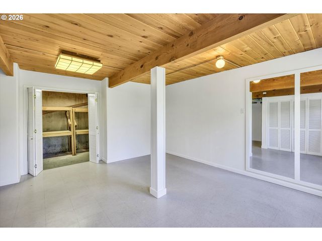 785 Sw 84TH Ave, Portland, OR 97225