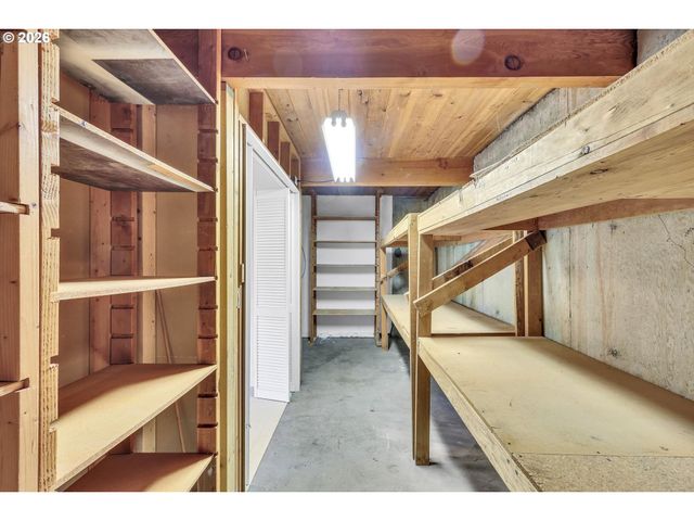 785 Sw 84TH Ave, Portland, OR 97225