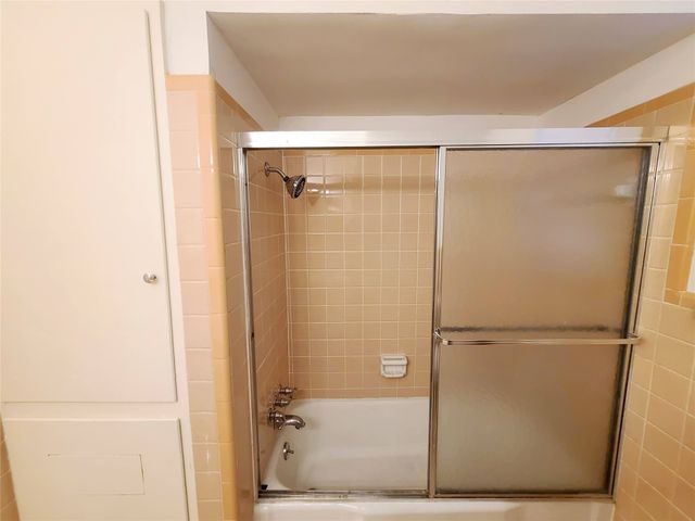 11040 Wyatt Street, Dallas, TX 75218