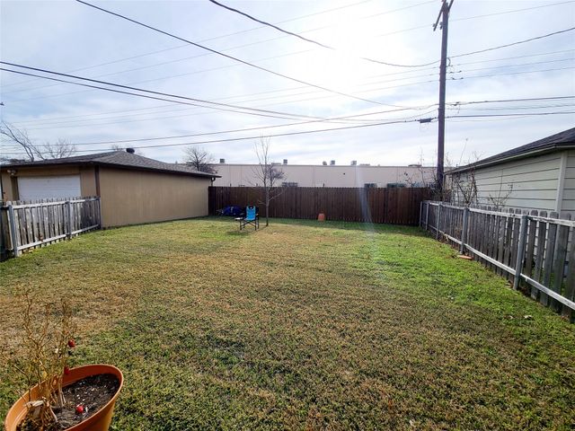 11040 Wyatt Street, Dallas, TX 75218