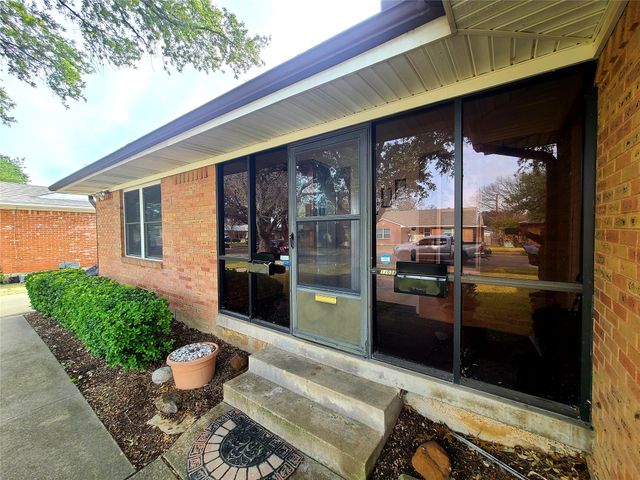 11040 Wyatt Street, Dallas, TX 75218