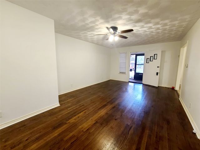 11040 Wyatt Street, Dallas, TX 75218