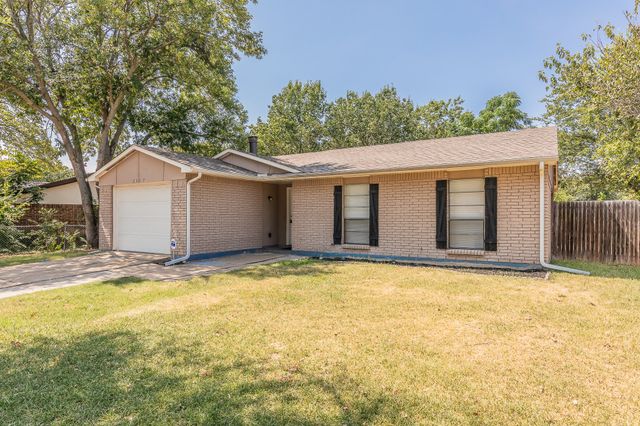 2817 Eddie Place, Fort Worth, TX 76140