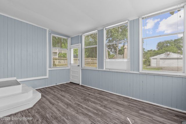 3311 Nanz Ave, Louisville, KY 40207