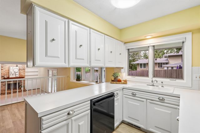 900 44th Street, West Des Moines, IA 50265