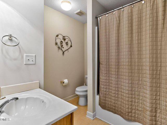 408 Knotts Valley Lane, Cary, NC 27519