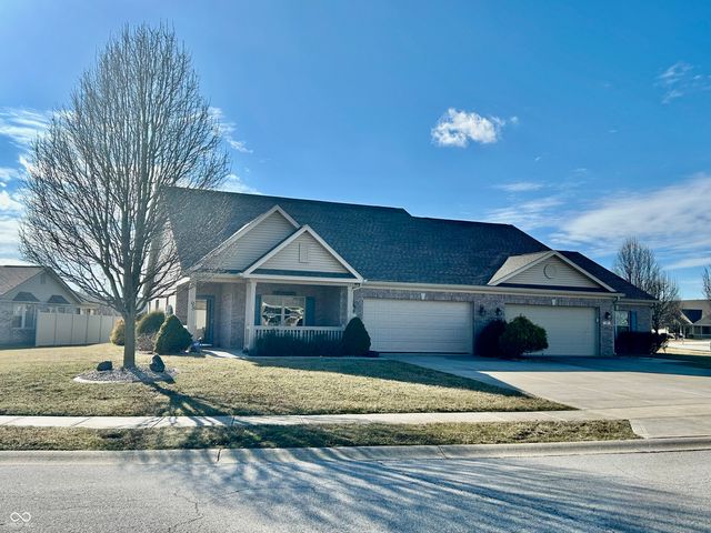 98 E Wind Chime Circle, Greenwood, IN 46143