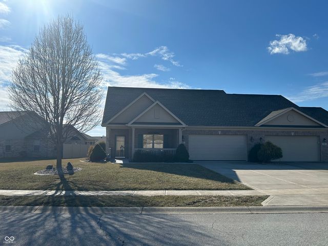 98 E Wind Chime Circle, Greenwood, IN 46143