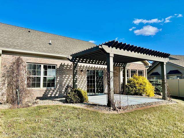 98 E Wind Chime Circle, Greenwood, IN 46143
