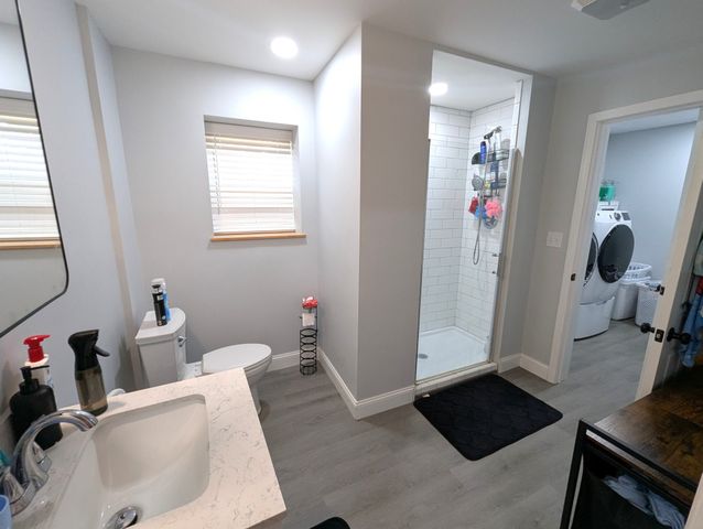 1208 E Blythe St, Paris, TN 38242