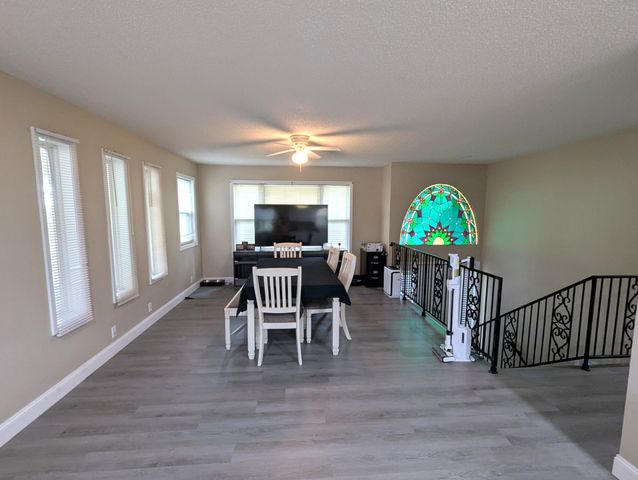 1208 E Blythe St, Paris, TN 38242