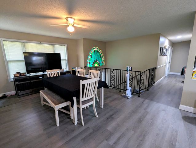 1208 E Blythe St, Paris, TN 38242