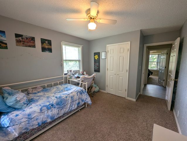 1208 E Blythe St, Paris, TN 38242