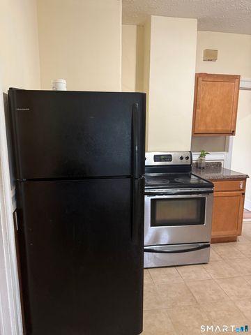 48-50 Bliss Street 3rd Flr. East, Hartford, CT 06114