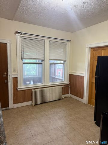 48-50 Bliss Street 3rd Flr. East, Hartford, CT 06114