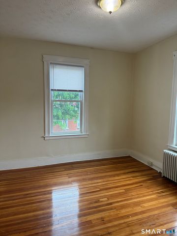 48-50 Bliss Street 3rd Flr. East, Hartford, CT 06114