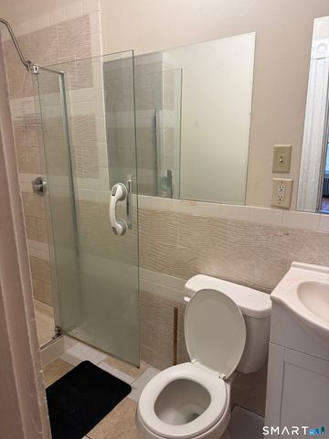 48-50 Bliss Street 3rd Flr. East, Hartford, CT 06114