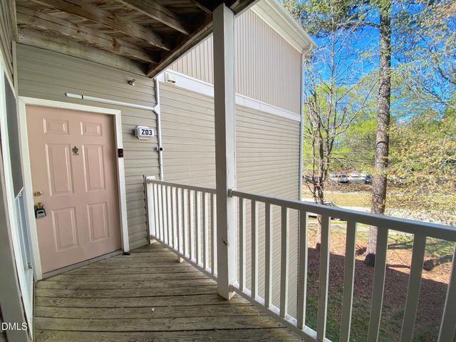 1220 University Court 203, Raleigh, NC 27606