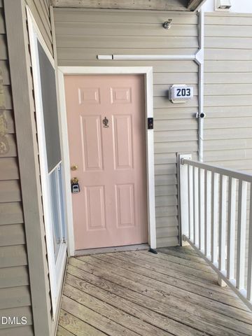 1220 University Court 203, Raleigh, NC 27606